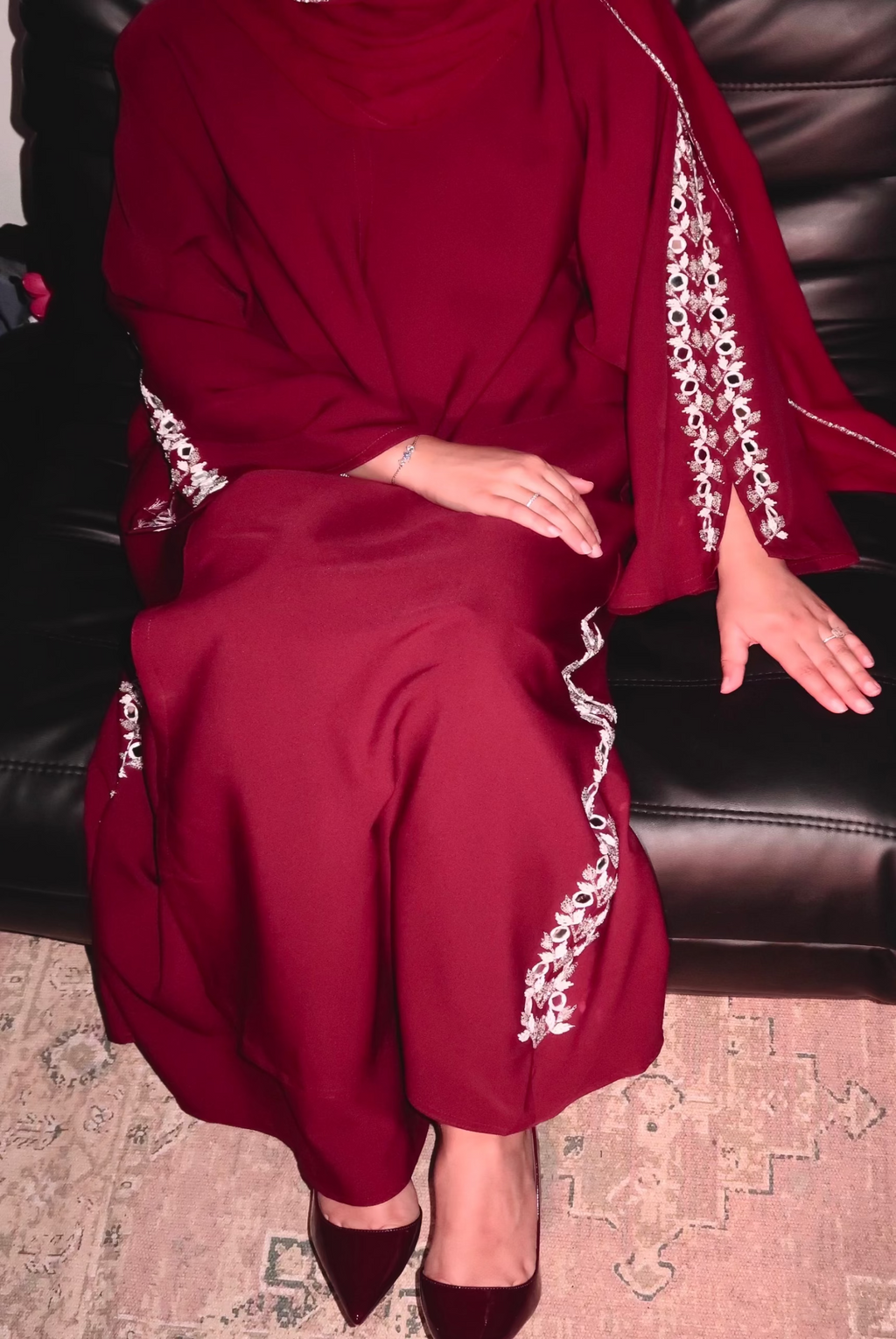 Aaira  أرى (Burgundy)