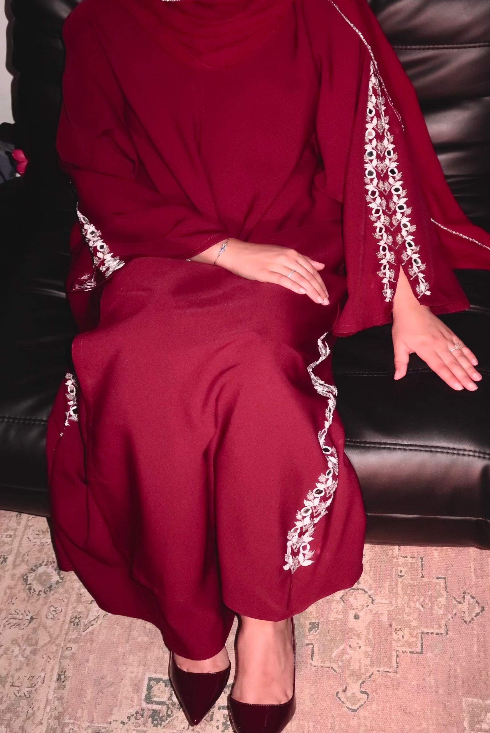 Aaira  أرى (Burgundy)
